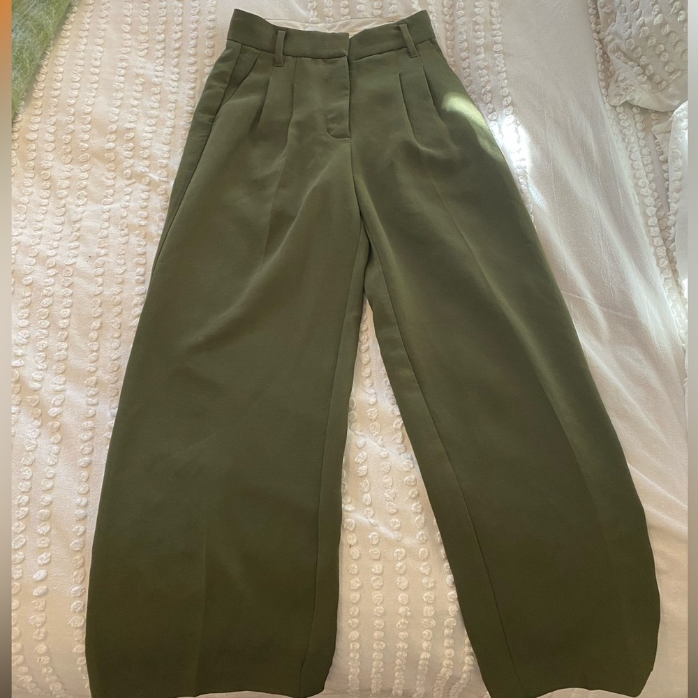 Aritzia Effortless Pants in Green